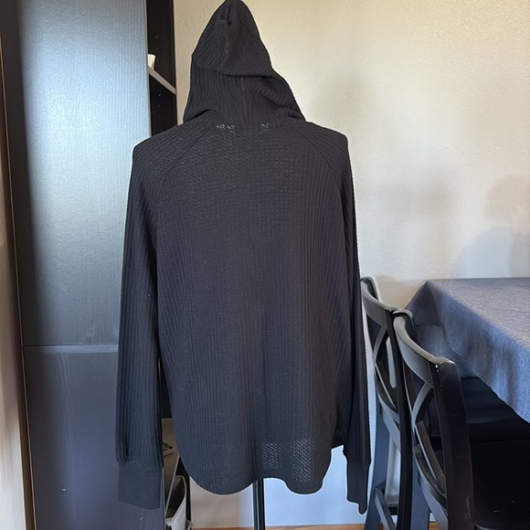 Calvin Klein Women’s Size Large Lightweight Hooded Waffle Knit Black Top - Picture 2 of 7